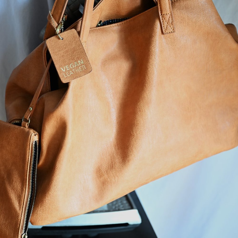 Sac Végan Antik Kraft couleur caramel à 3 sections, 53 x 32 x 18 centimètres
